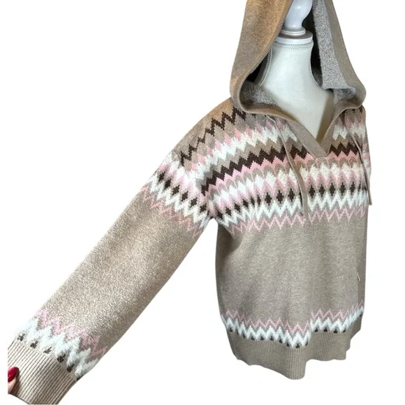 Rachel Zoe NWT Tan V-Neck Sweater with Zigzag Pattern - Picture 3 of 9